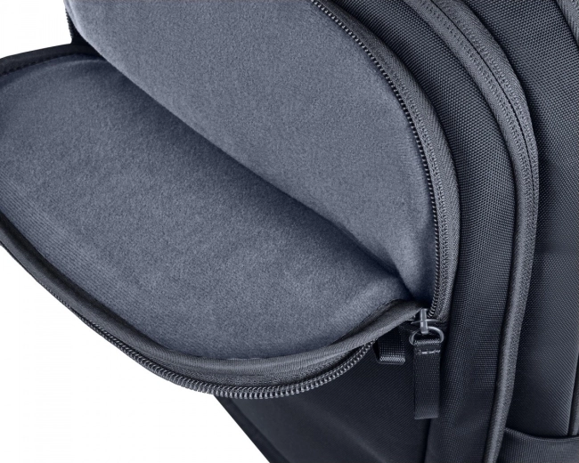 Sprytna organizacja i wyściełane wnętrze