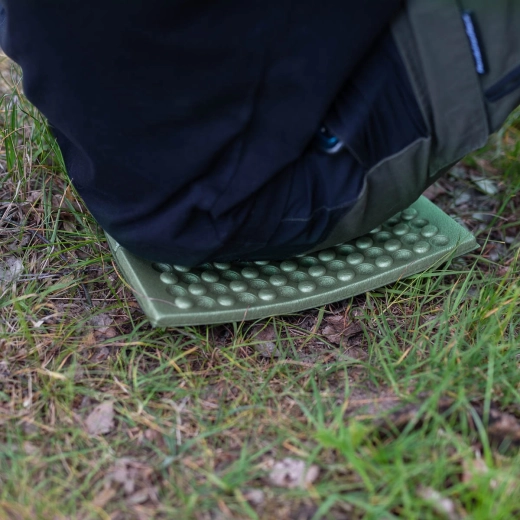 Wygodne siedzenie i klęczenie w terenie