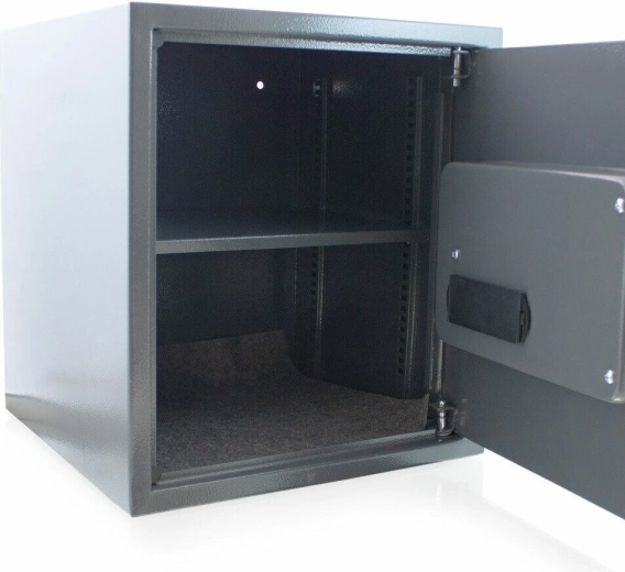 Przejrzyste wnętrze z regulowaną półką