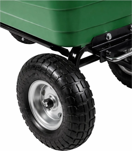 Cztery duże koła pneumatyczne na każdy teren