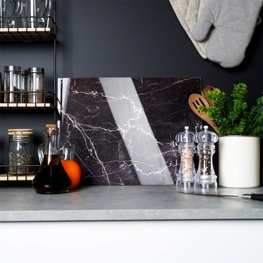 Uniwersalne zastosowanie: krojenie, podkładka i serwowanie