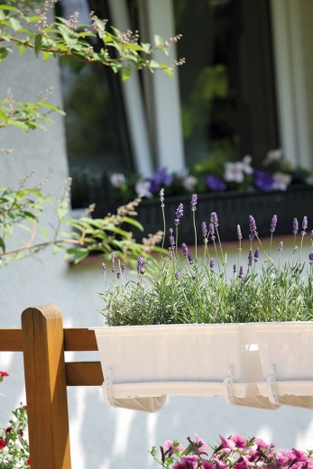 Stabilne trzymanie także dla dłuższych skrzynek