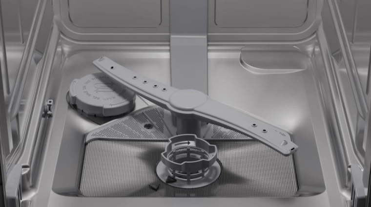 Skuteczne mycie dzięki ramionom natryskowym i filtracji