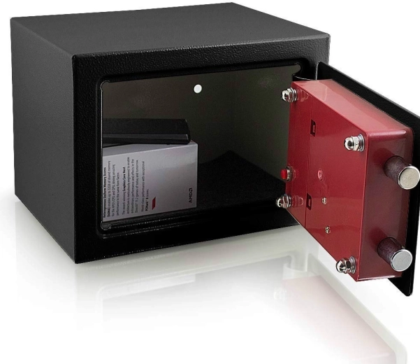 Stalowa konstrukcja i solidne rygle