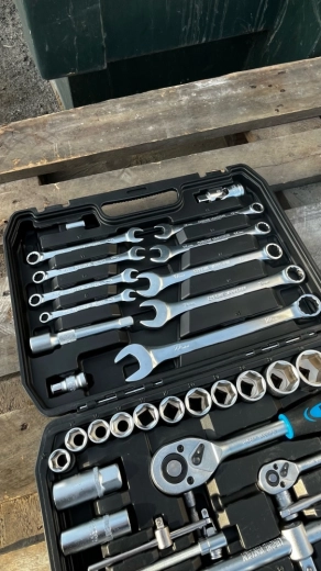 Wytrzymała stal CR‑V dla długiej żywotności