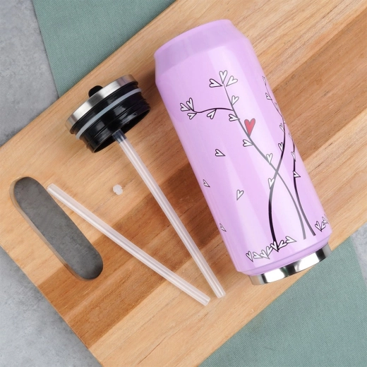 Szczelna pokrywka i praktyczne akcesoria