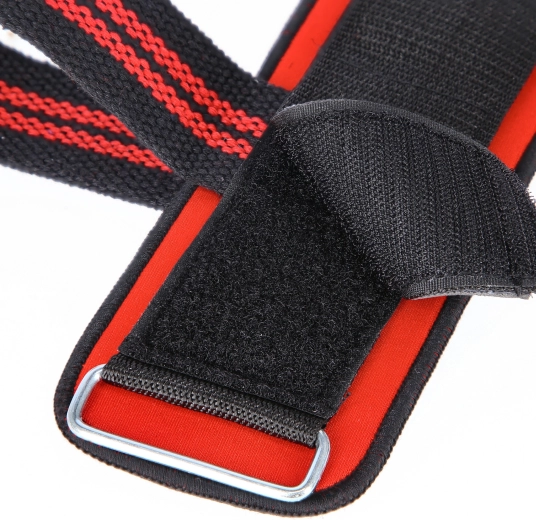 Wytrzymała konstrukcja z metalowym D-ringiem