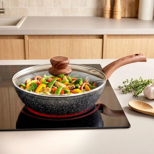 Uniwersalna do wszystkich typów kuchenek, w tym indukcji