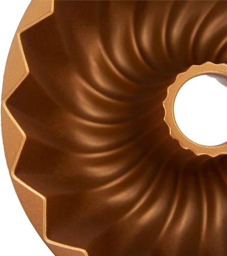 Efektowny kształt z głębokim reliefem