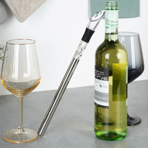 Chłodź wino bezpośrednio w butelce