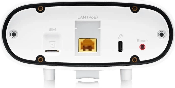 Łatwa instalacja z PoE i 2,5GbE