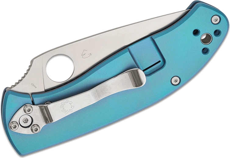 Czteropozycyjny klips i otwór na linkę