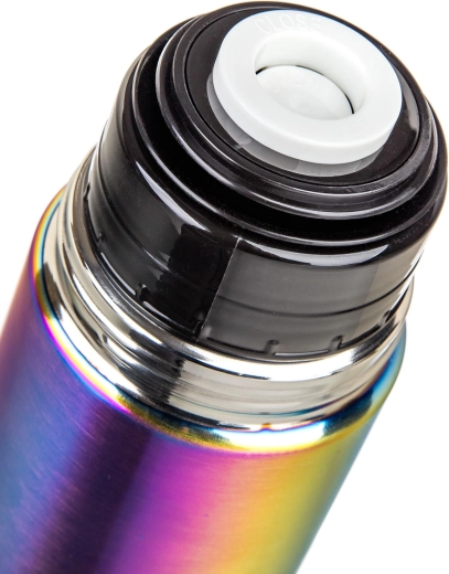 Korek przyciskowy dla wygodnego nalewania