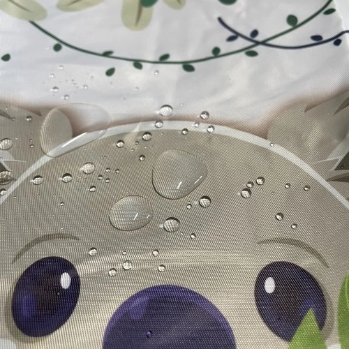 Wodoodporny materiał i łatwa pielęgnacja