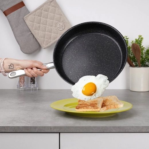 Nieprzywierająca powłoka granitowa dla zdrowego gotowania