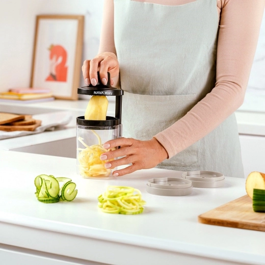 Czysta praca dzięki pojemnikowi 550 ml