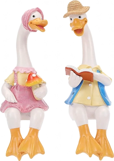 Siedzenie na krawędzi ze zwisającymi nóżkami