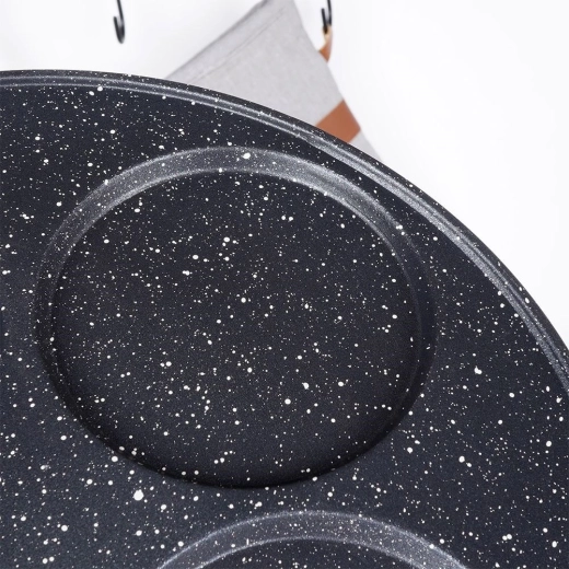 Nieprzywierająca granitowa powłoka Pfluon