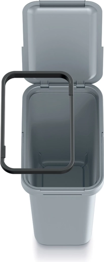 Wewnętrzna rama pewnie utrzymuje worek