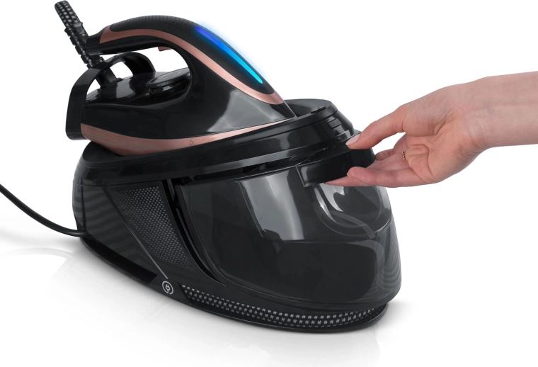 Wyjmowany zbiornik 1,5 l do długiego prasowania