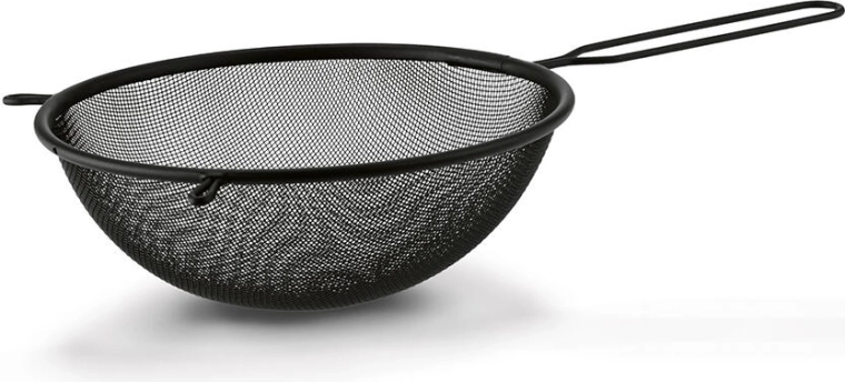 Czarne metalowe sitko 20 cm