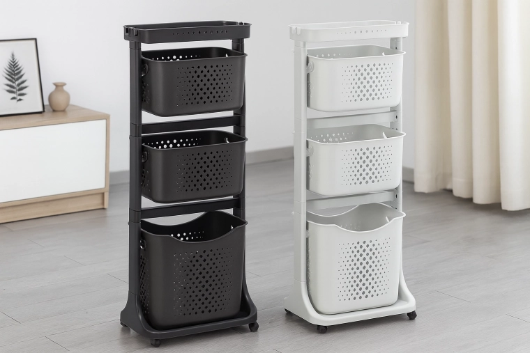 Plastowy mobilny regał z czterema koszami