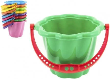 plastowe wiaderko na piasek dla dzieci