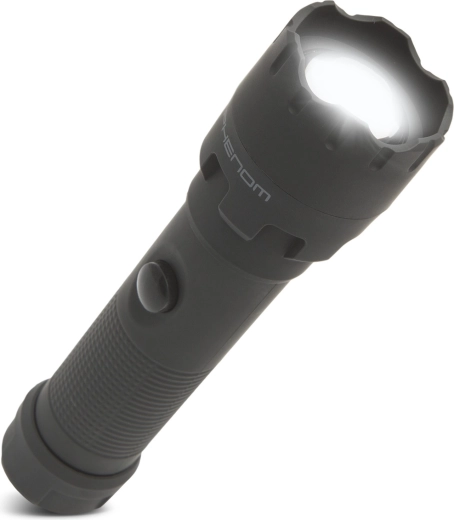 Latarka z regulacją skupienia i wydajną diodą SMD LED