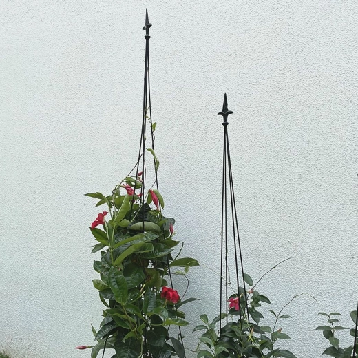 Metalowa ogrodowa podpora obelisk dla pnących roślin 150 cm
