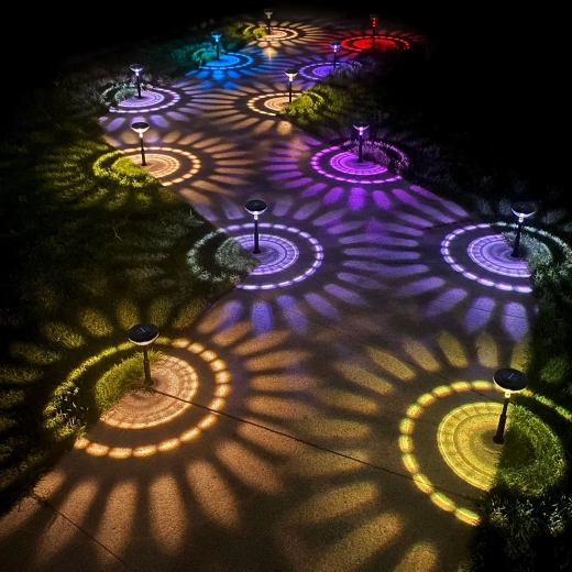 Solarny reflektor ogrodowy na palik z ciepłym białym i RGB oświetleniem LED, czarny