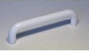 Plastowy uchwyt meblowy biały 96 mm IZA