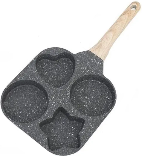 Patelnia do jajek i placuszków z czterema formami na indukcję i gaz