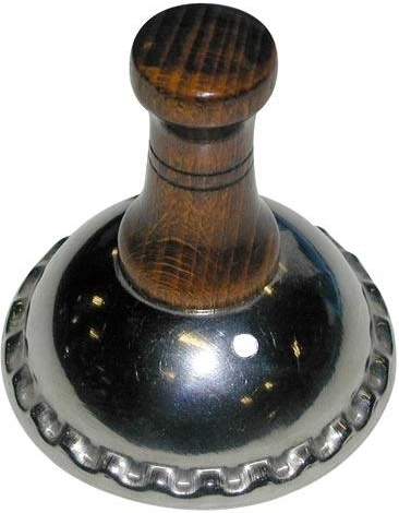 Wykrawacz do pączków ze stali nierdzewnej z drewnianą rączką 7 cm