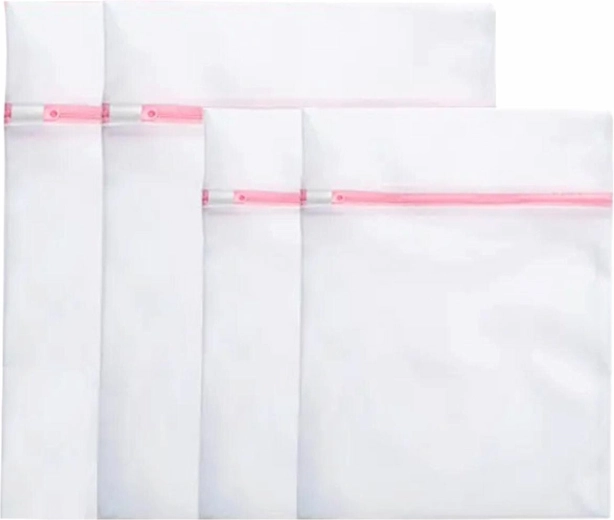 Zestaw czterech ochronnych woreczków do prania