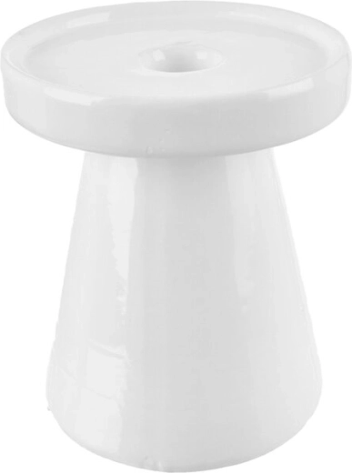 Biały porcelanowy świecznik