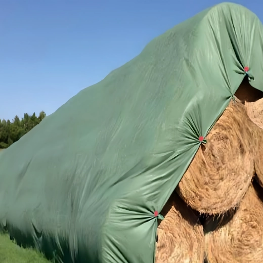 Ochronna włóknina (flizelina) do przykrywania stogów siana i słomy 7,6 × 12,5 m, 120 g/m² - 1 sztuka