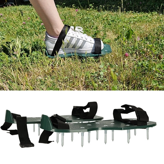Buty z kolcami do napowietrzania trawnika