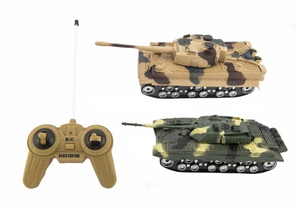 Dwa czołgi RC 1:32 z efektami