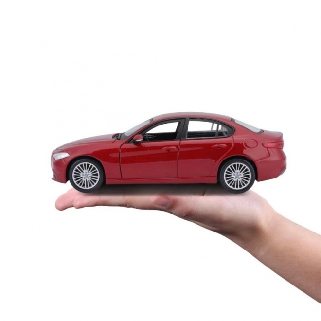 Bburago 1:24 Alfa Romeo Giulia (2016) Metallic czerwony 18-21080