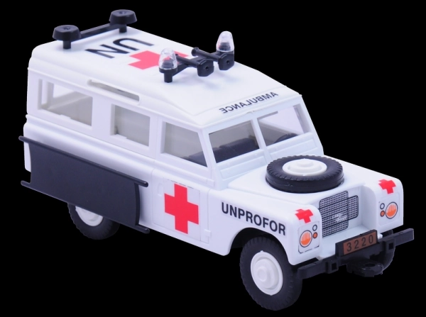 Zestaw Monti System MS 35 Unprofor Ambulans Land Rover 1:35 w pudełku 22x15x6cm