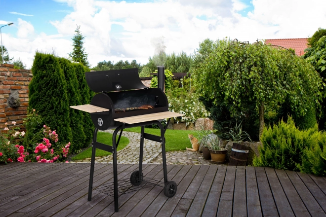 Duży grill ogrodowy z termometrem i kominem