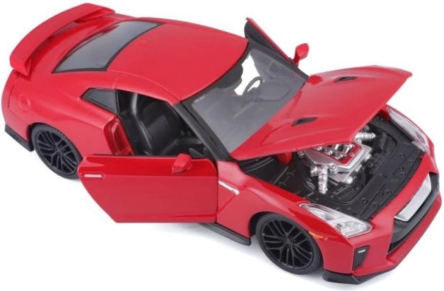 Otwierane elementy i szczegółowe wnętrze