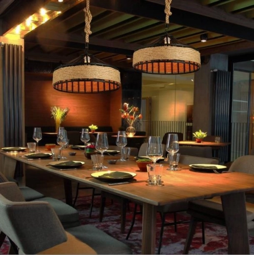 Regulowane zawieszenie i standardowy trzonek E27