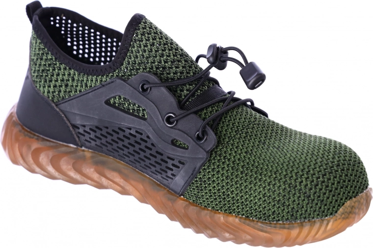 Oddychająca cholewka i lekka konstrukcja