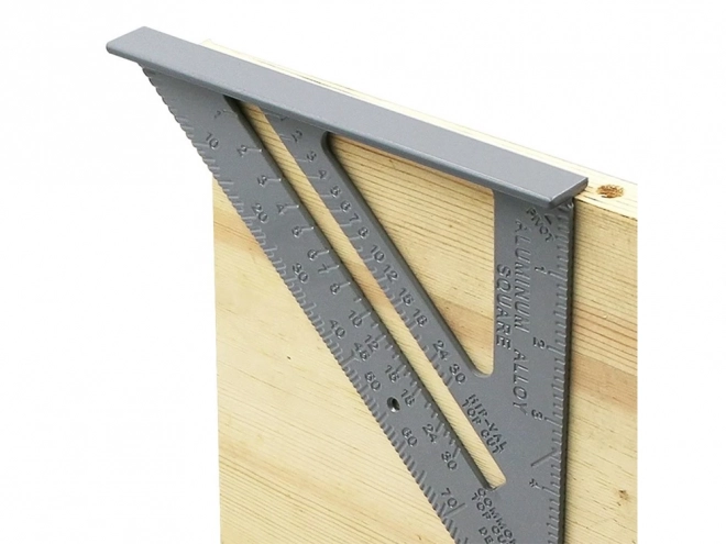 Aluminiowy kątownik z grawerowanymi oznaczeniami 180 mm