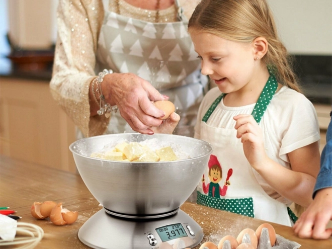 Cyfrowa waga kuchenna ze srebrną miską