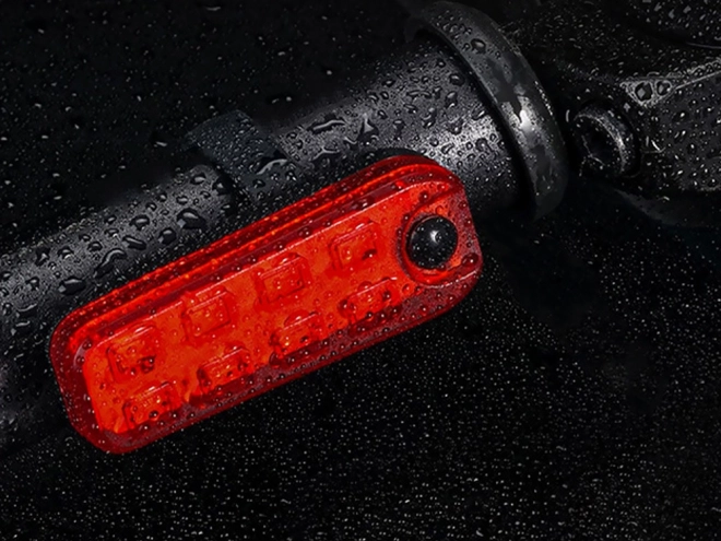 Tylnia lampa LED na rower z ładowaniem USB