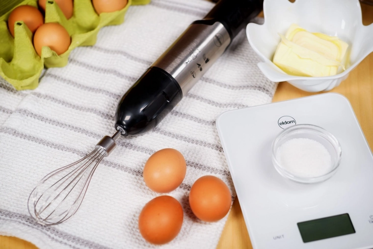 Trzepaczka i pojemnik 700 ml