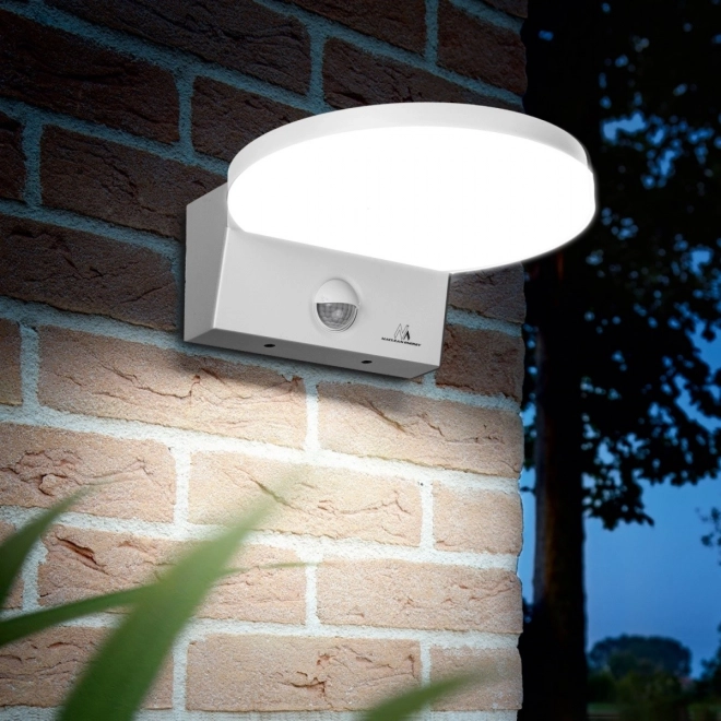 Lampa LED z czujnikiem zmierzchu i ruchu