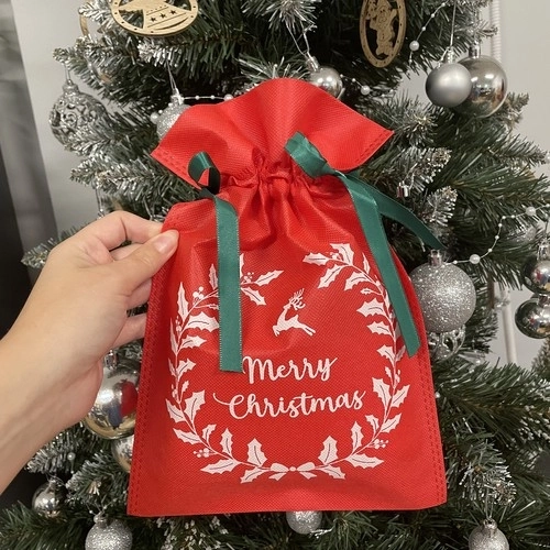 Świąteczny design z napisem „Merry Christmas”